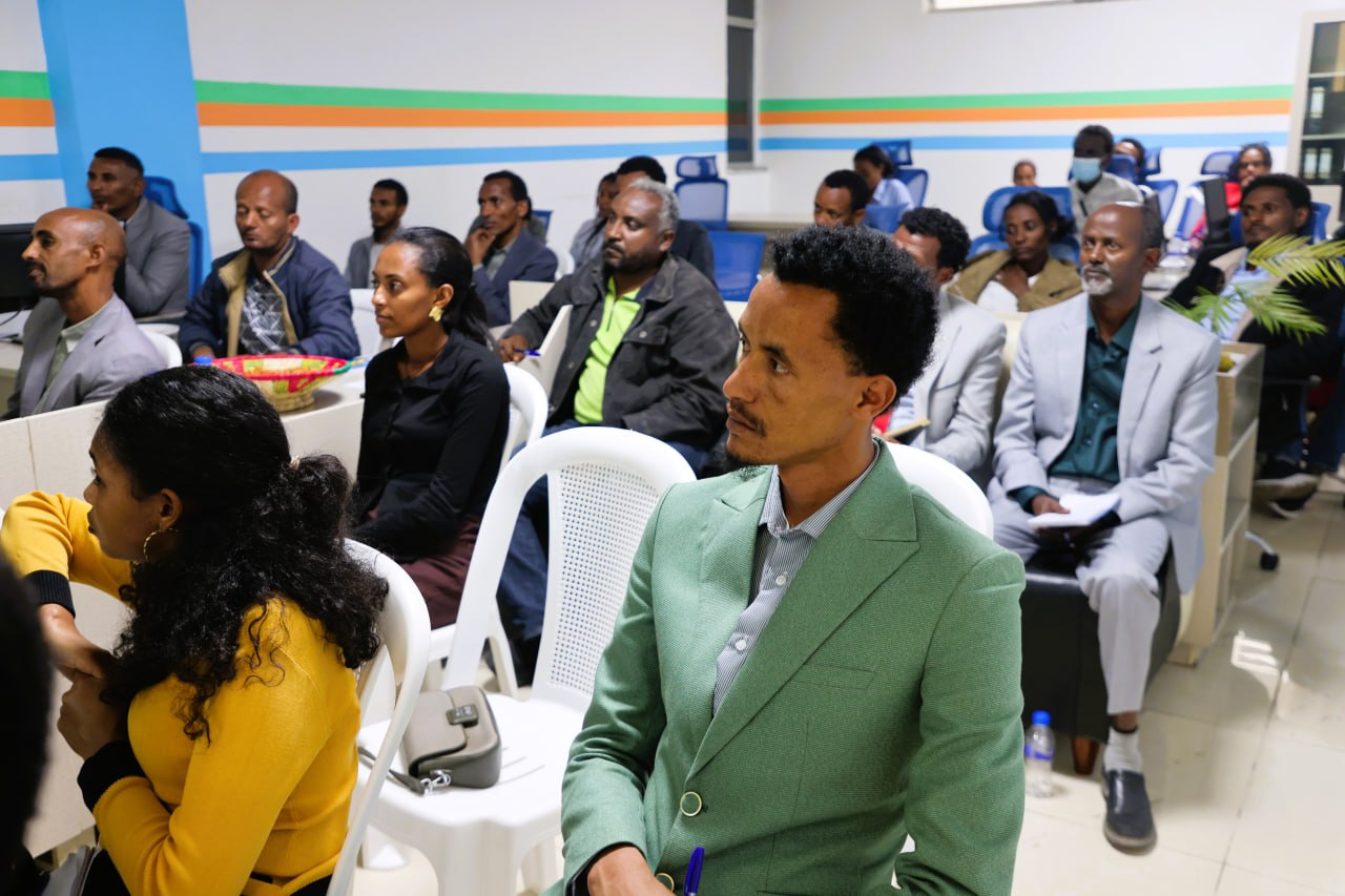 ተደራሽ ቁጠባና ብድር ኃ/የተ/የህ/ስ/ማ በዛሬው ዕለት አዲስ ቅጥር ለፈፀሙ ሰራተኞች ስልጠና ሰጠ፡፡